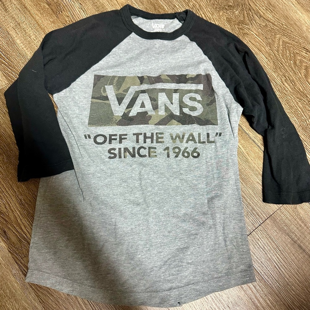 Vans Small Gray and Black Camouflage Tee